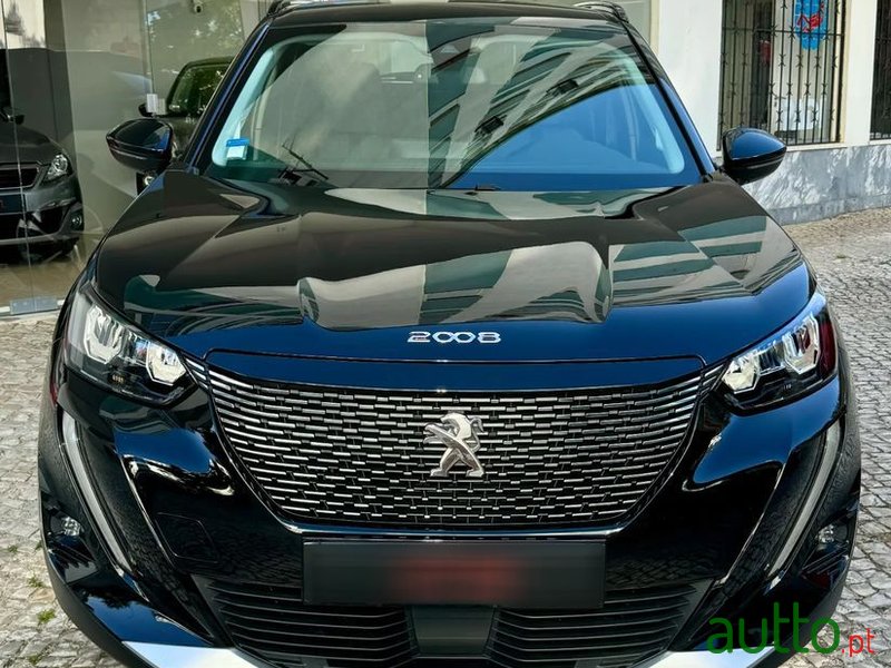 2020' Peugeot 2008 1.5 Bluehdi Allure photo #2