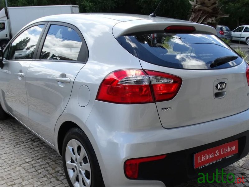 2016' Kia Rio 1.1 Crdi Lx Isg photo #4