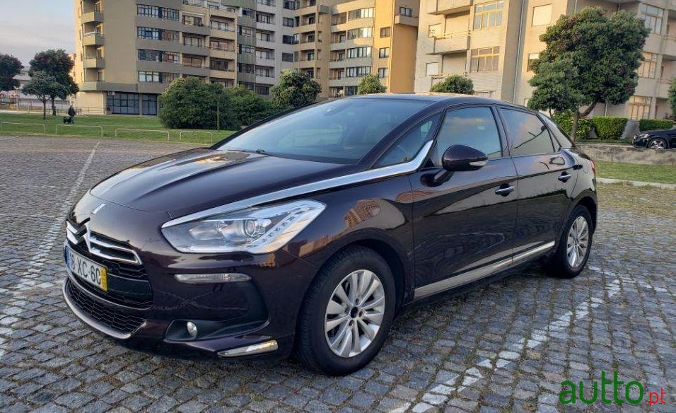 2014' Citroen DS5 photo #3