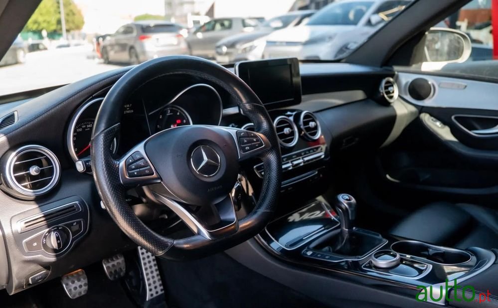 2015' Mercedes-Benz Classe C photo #2