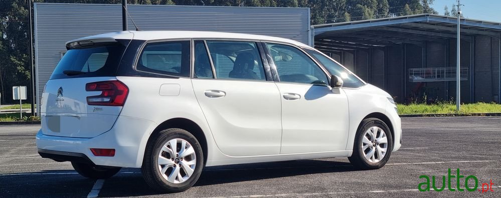 2016' Citroen C4 Grand Picasso photo #4