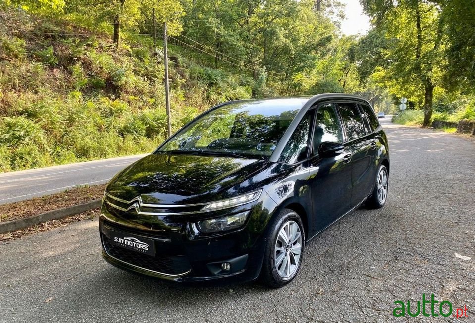 2014' Citroen C4 Grand Picasso photo #4