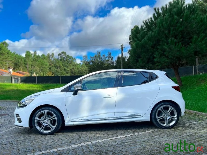 2014' Renault Clio photo #4