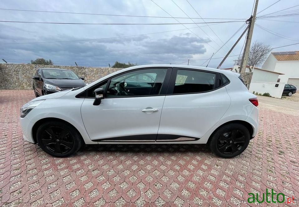 2014' Renault Clio photo #4