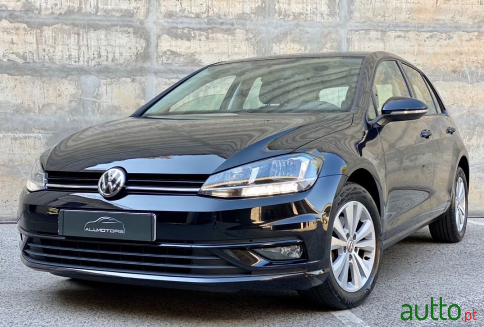 2018' Volkswagen Golf photo #1