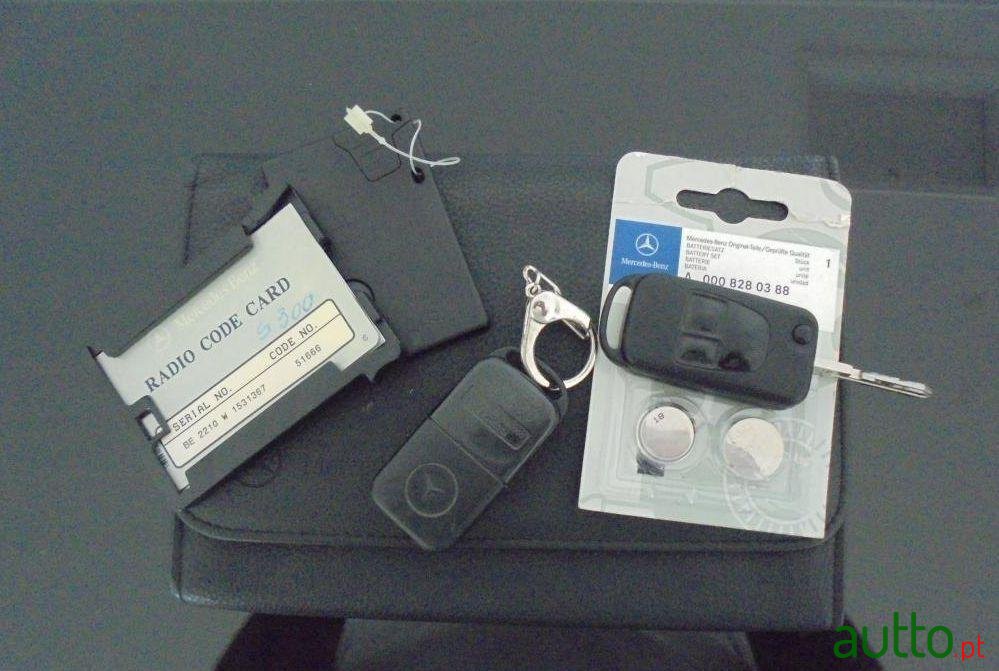 1998' Mercedes-Benz S 300 TD photo #3