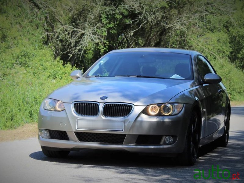 2007' BMW 320 D photo #1