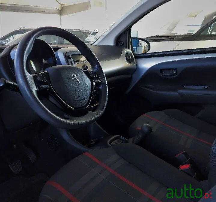 2014' Peugeot 108 photo #2