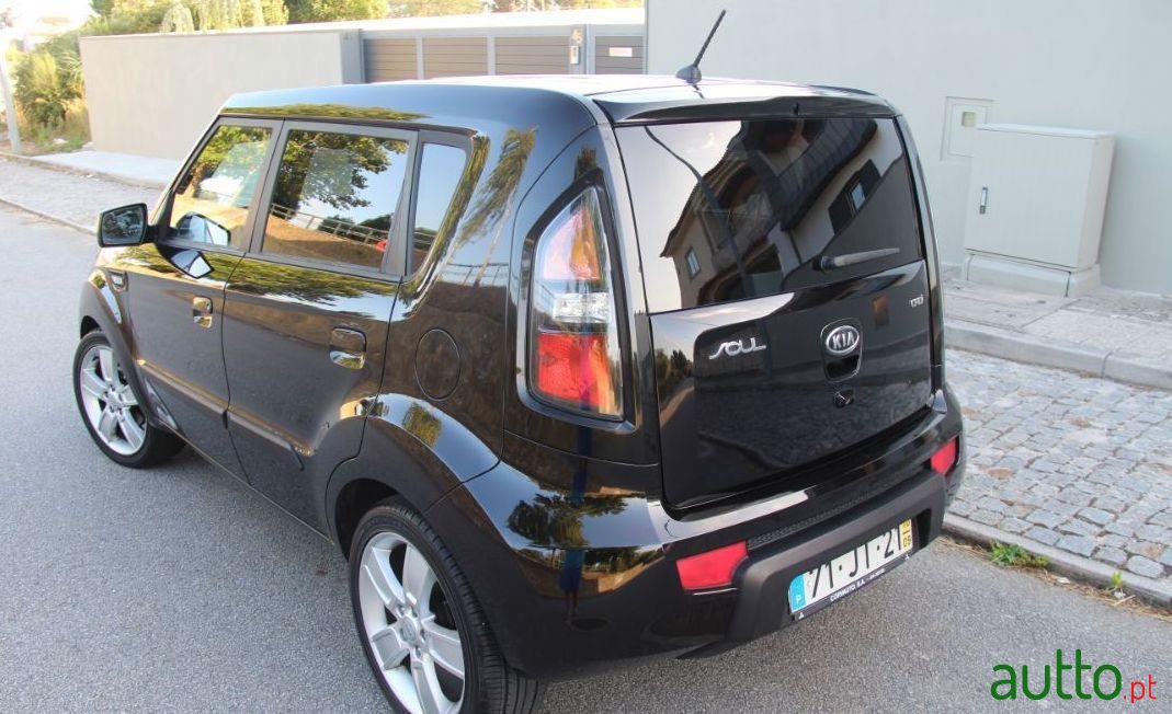 2010' Kia Soul photo #2