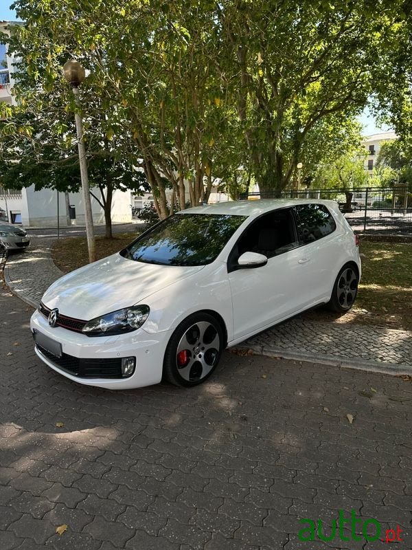 2011' Volkswagen Golf photo #2