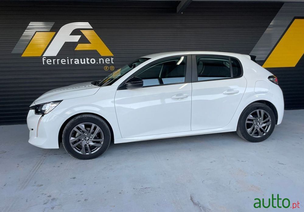 2022' Peugeot 208 photo #4