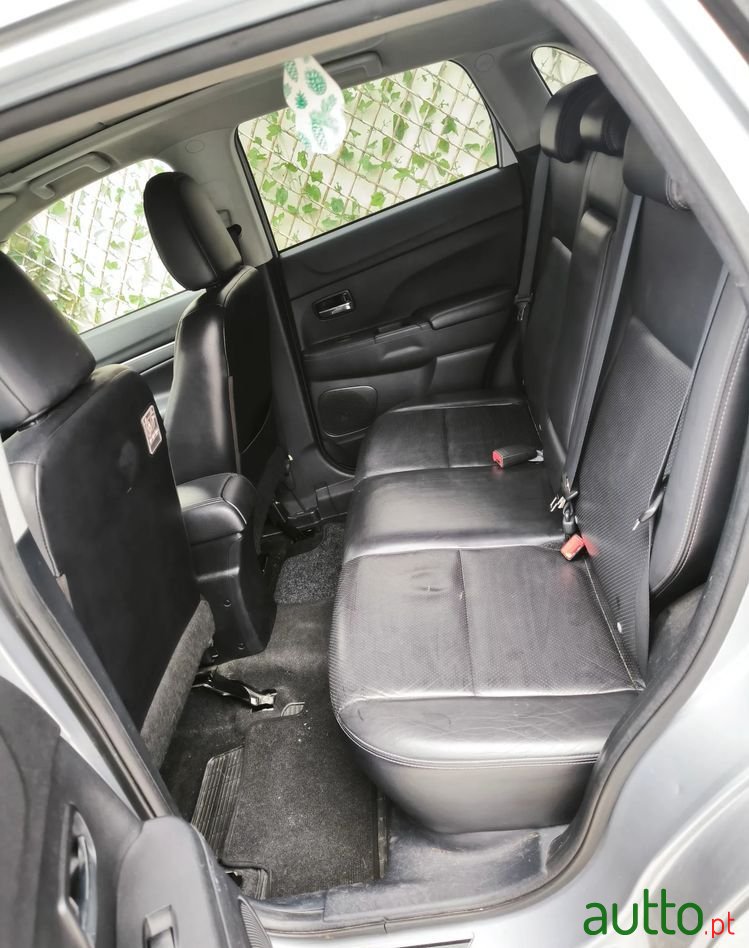 2011' Mitsubishi ASX 1.8 Di-D Instyle Navi photo #4