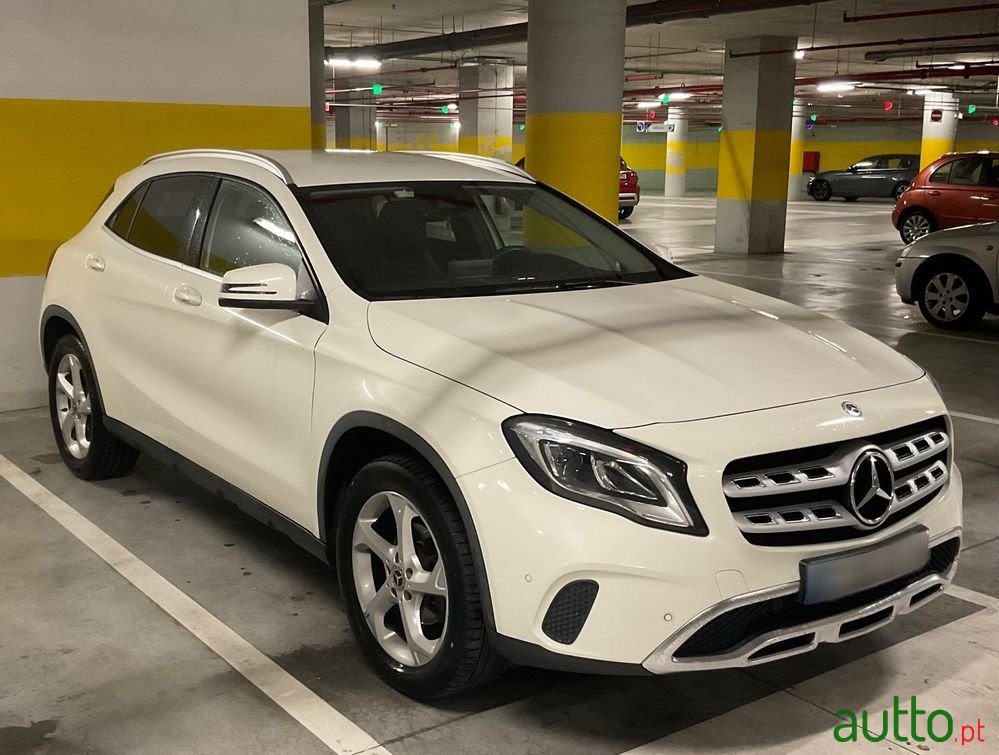 2017' Mercedes-Benz GLA 200 D Urban Aut. photo #1