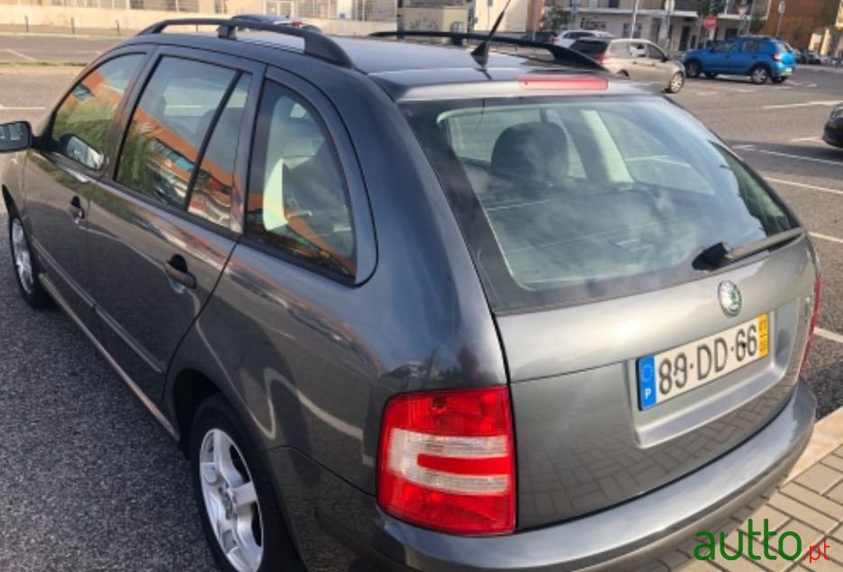 2007' Skoda Fabia Break photo #1