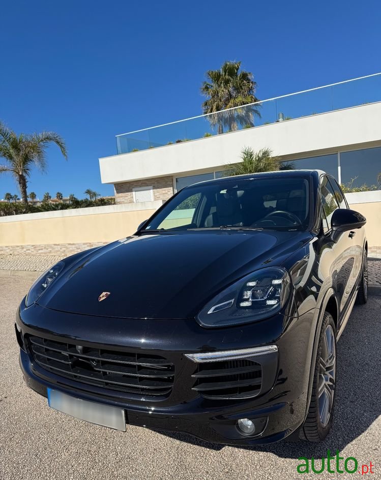 2016' Porsche Cayenne Platinum Edition photo #1
