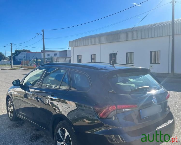 2018' Fiat Tipo Station Wagon photo #2