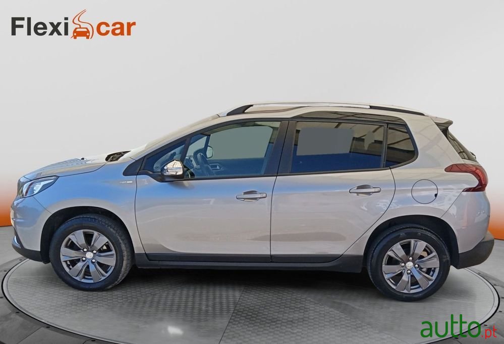 2019' Peugeot 2008 photo #3