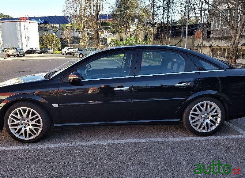 2008' Opel Vectra Gts photo #2