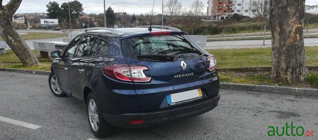 2009' Renault Megane Sport Tourer photo #2