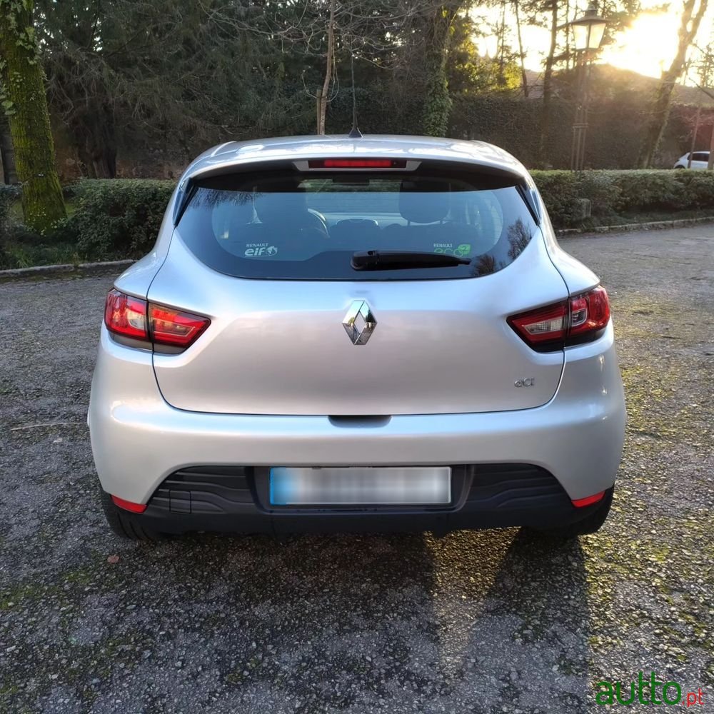 2013' Renault Clio photo #5