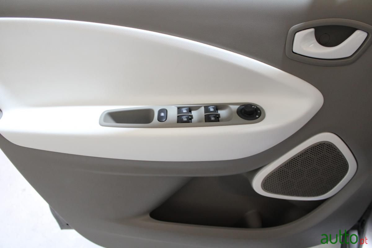 2015' Renault Zoe photo #6