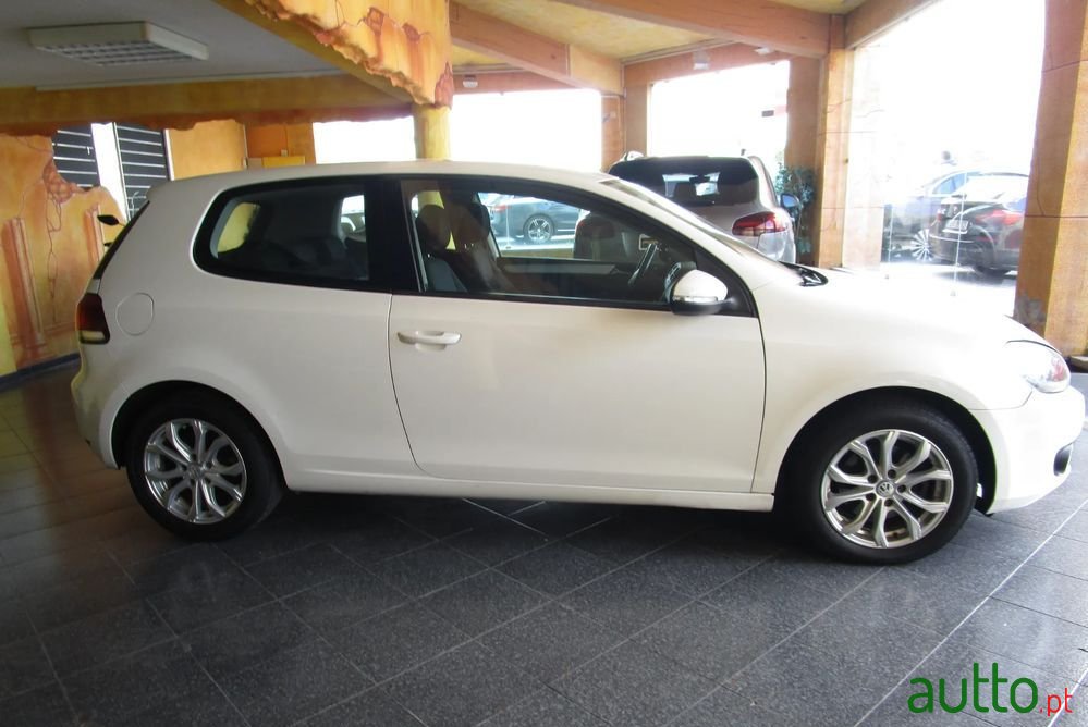 2012' Volkswagen Golf photo #2