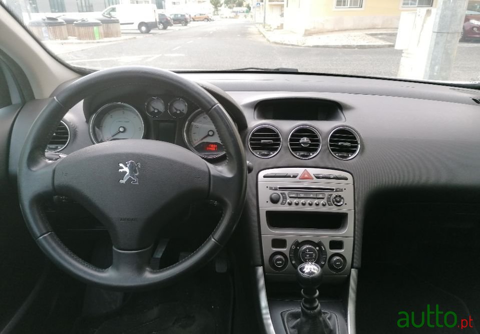 2008' Peugeot 308 Sw photo #5