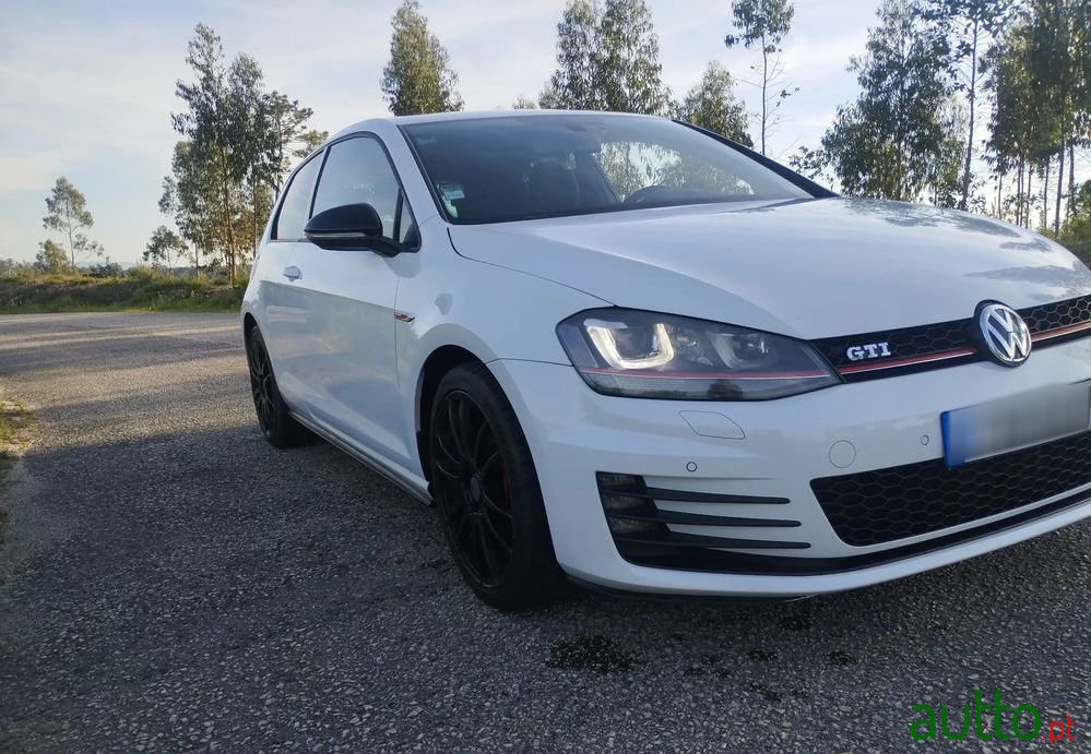 2013' Volkswagen Golf photo #1