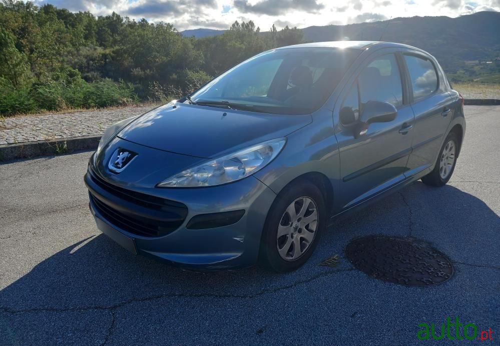 2008' Peugeot 207 1.4 Hdi Trendy photo #2