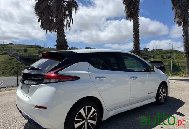 2019' Nissan Leaf 40 Kwh Tekna photo #2