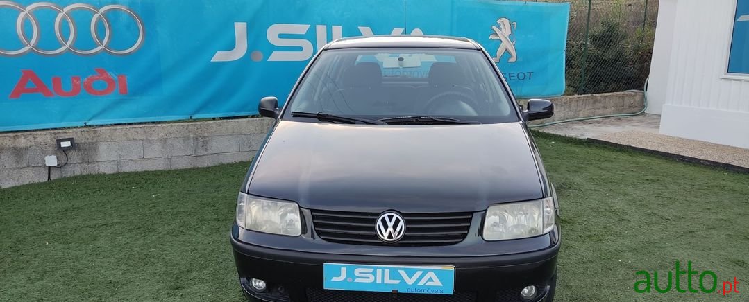 2001' Volkswagen Polo photo #1