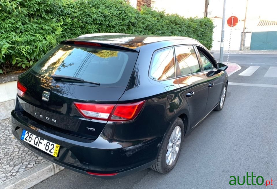 2015' SEAT Leon St photo #3