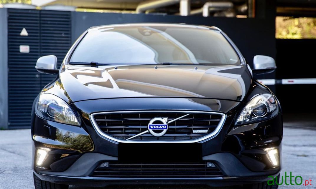 2015' Volvo V40 photo #3