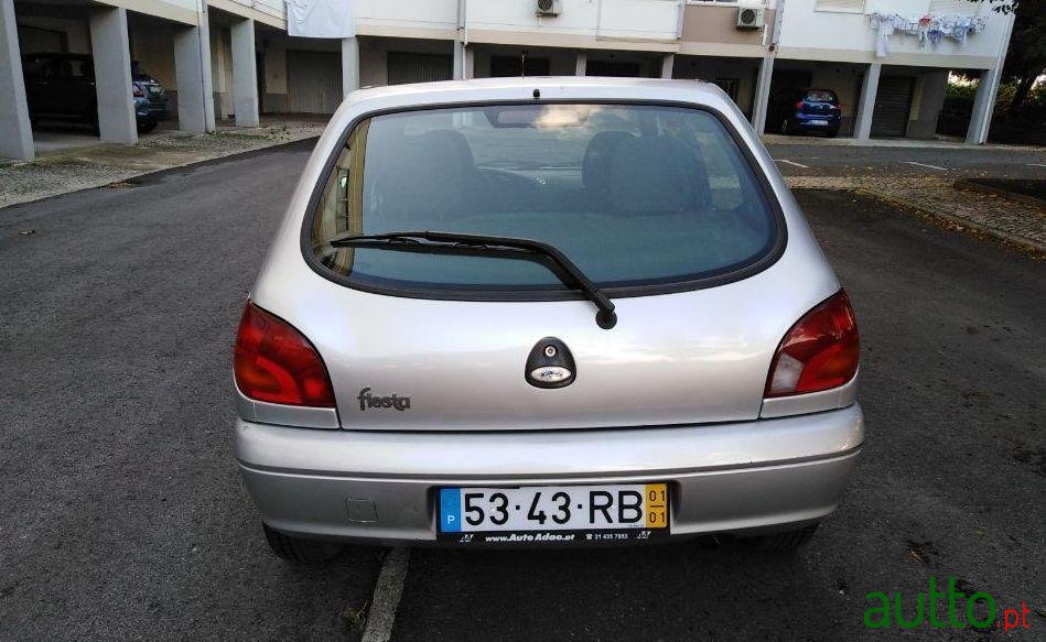 2001' Ford Fiesta 1.2 Ghia A/C photo #3