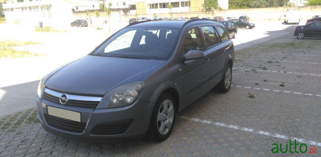 2006' Opel Astra Caravan photo #2