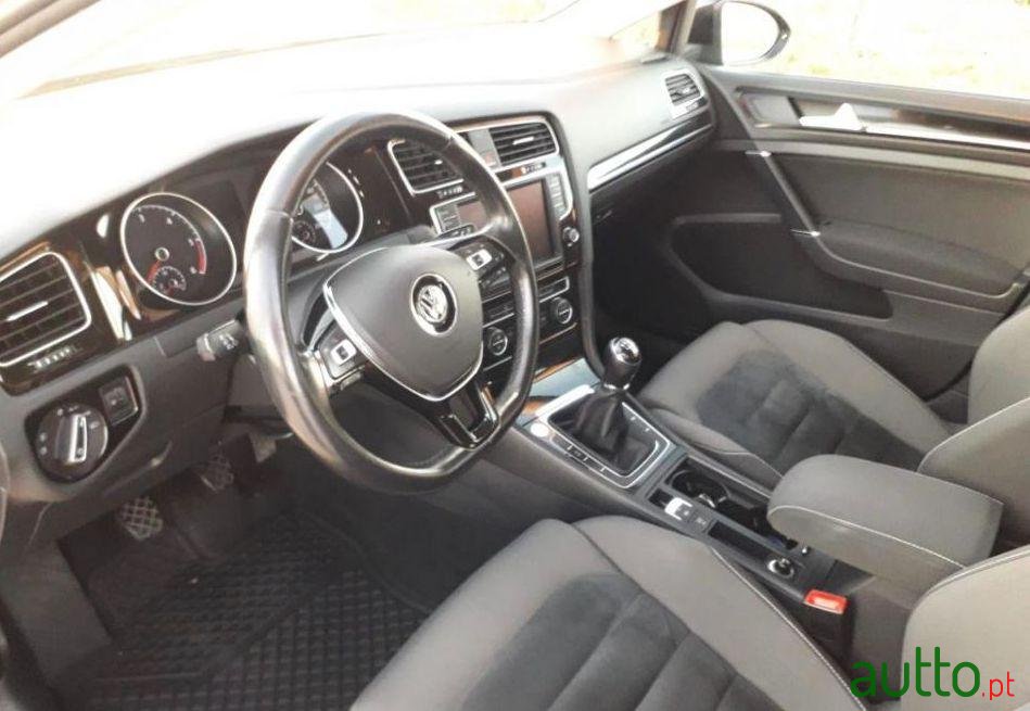 2014' Volkswagen Golf Variant photo #2