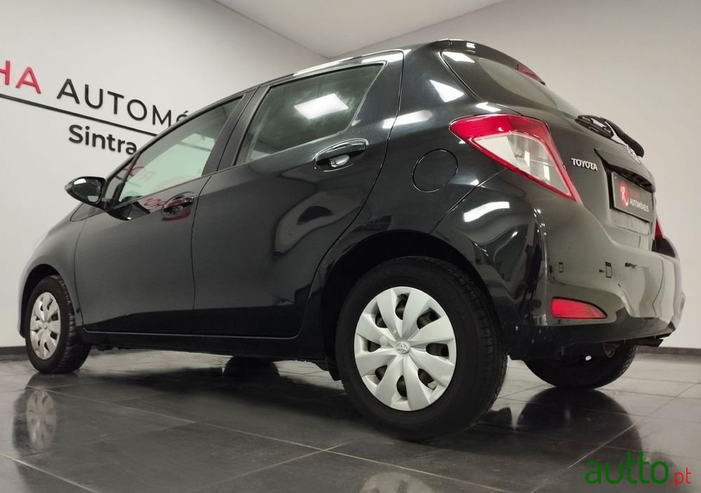 2015' Toyota Yaris Comfort photo #6