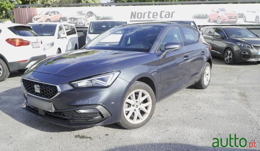 2021' SEAT Leon photo #1