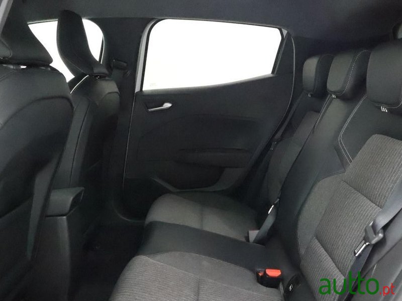 2023' Renault Clio photo #5