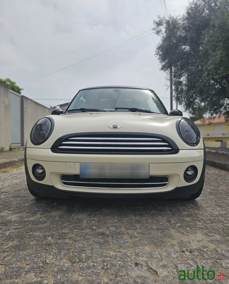 2009' MINI 3 Portas photo #2