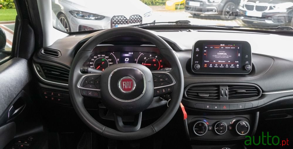 2021' Fiat Tipo Station Wagon photo #6