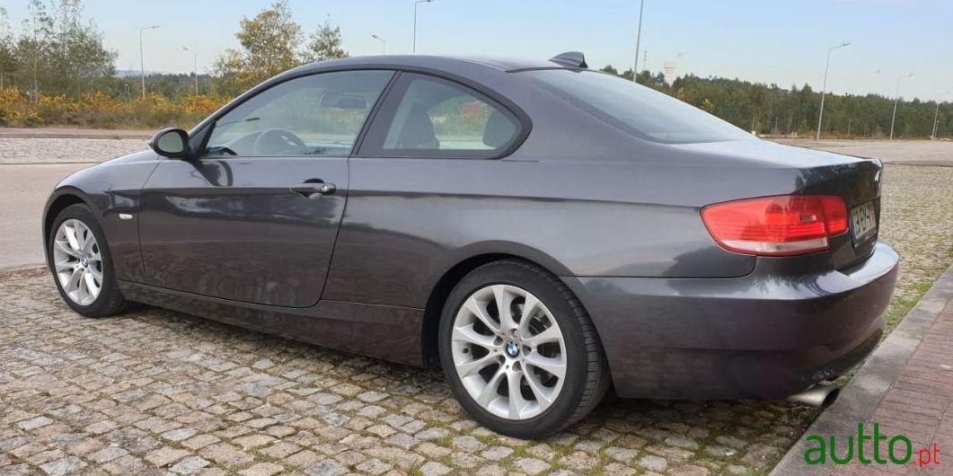 2007' BMW 320 photo #3