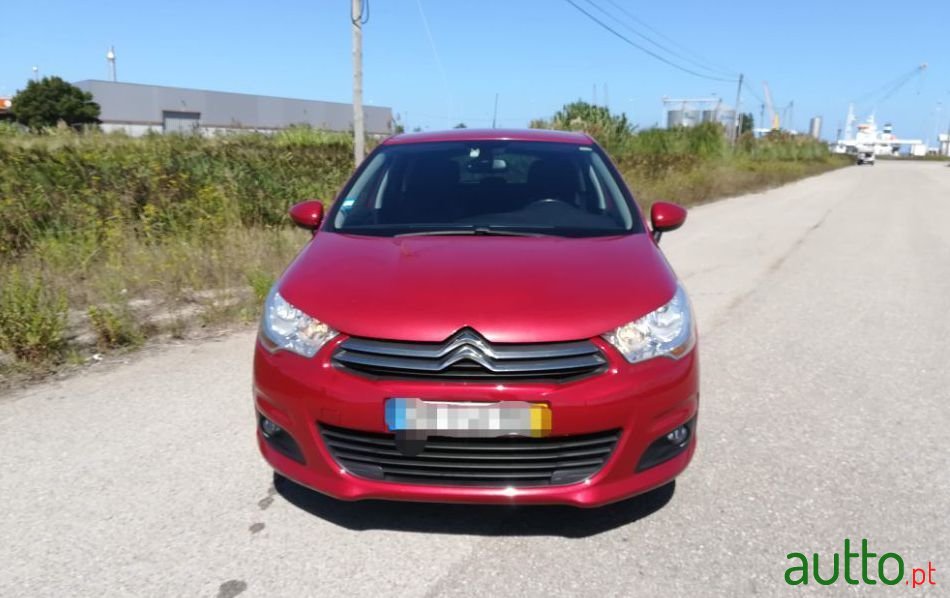 2014' Citroen C4 photo #3