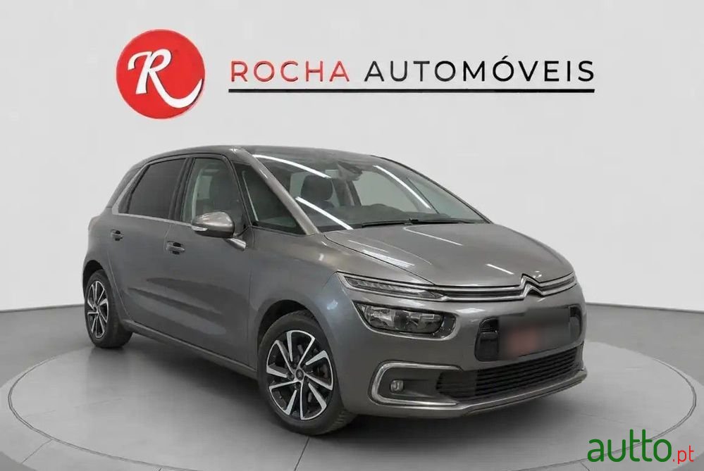 2017' Citroen C4 Picasso photo #3