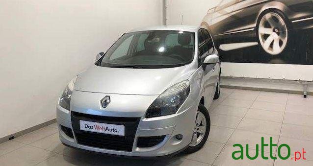 2009' Renault Scenic photo #1