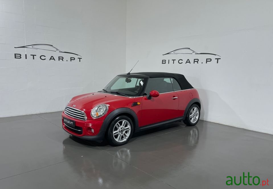2011' MINI Cabrio photo #1