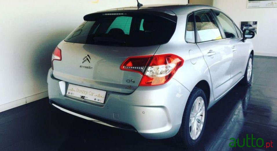 2014' Citroen C4 1.6 Hdi Seduction photo #2