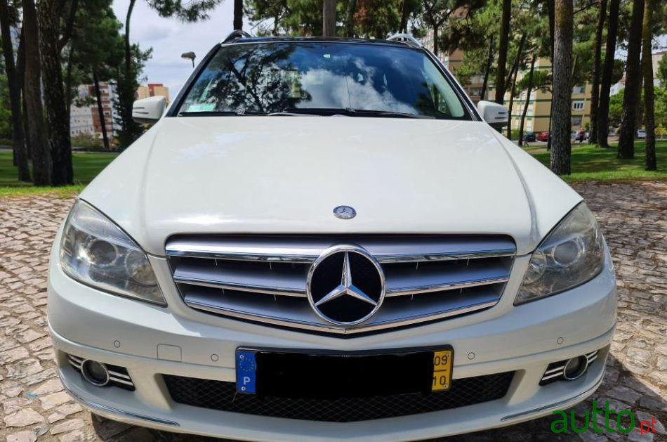 2009' Mercedes-Benz C-220 photo #2