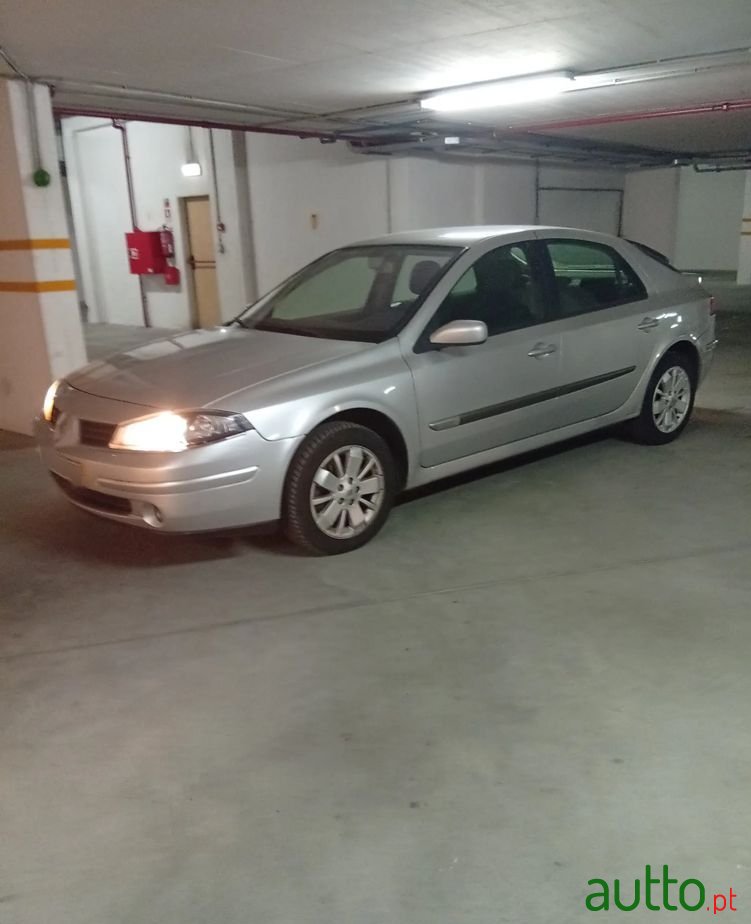 2007' Renault Laguna 1.9 Dci Confort photo #2