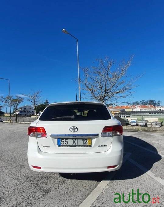 2013' Toyota Avensis Sw photo #4